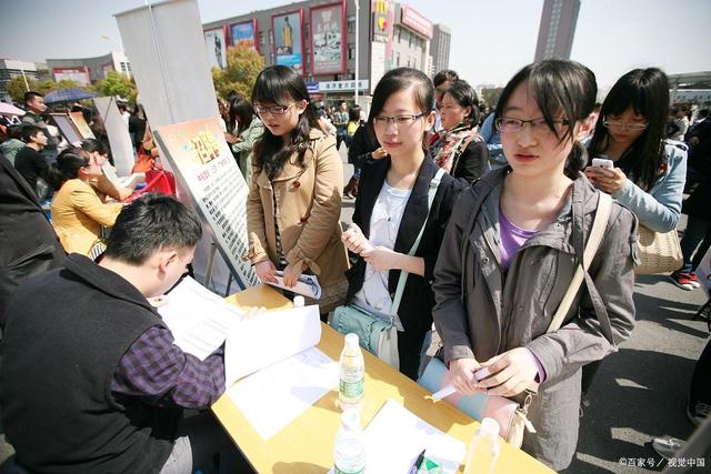 校招和社招究竟哪个好？大学生慎重选择，许多毕业生直言非常后悔插图2