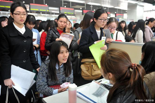 校招和社招究竟哪个好？大学生慎重选择，许多毕业生直言非常后悔插图3