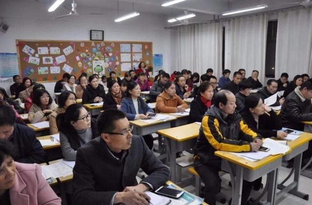 期末后开家长会，如果孩子成绩不好，别人的家长问你，你会怎么答插图3