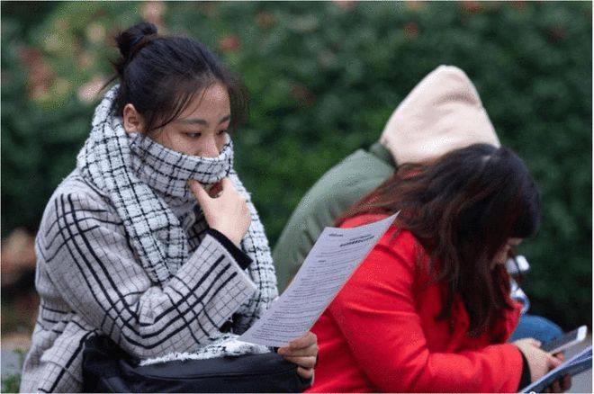 大学毕业十年后，在而立之年选择考公，算是活明白了还是失去梦想插图1