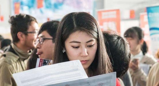 名牌大学的大学生，为什么“不愿”考公，原因很现实插图6